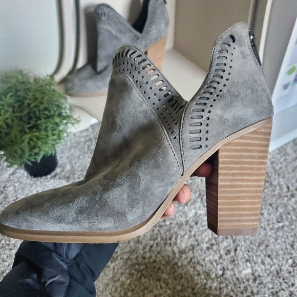 *HP* Vince Camuto Grey Suede Booties - Picture 4 of 8